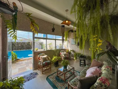 Sobrado com 4 Quartos à venda, 254m² no Caiçara, Praia Grande