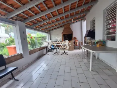 Casa com 2 Quartos à venda, 174m² no Centro, Caraguatatuba