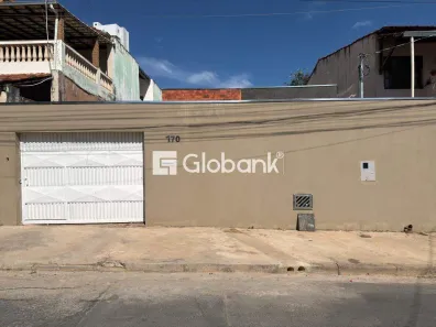 Casa com 4 Quartos à venda, 130m² no Cândida Câmara, Montes Claros