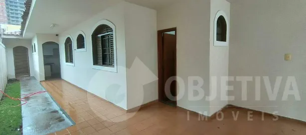 Casa com 4 Quartos para alugar, 260m² no Patrimônio, Uberlândia