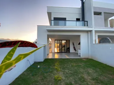 Casa com 3 Quartos à venda, 162m² no Campeche, Florianópolis