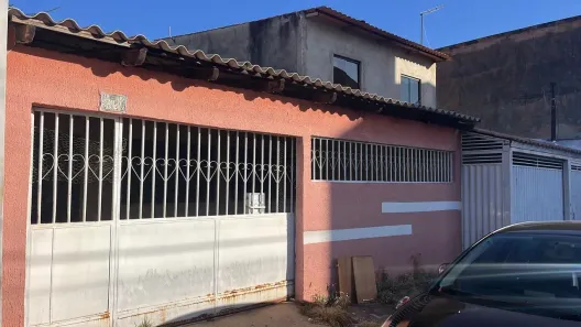 Casa com 3 Quartos à venda, 137m² no Santa Maria, Brasília