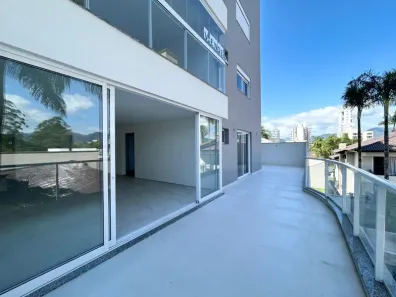 com 3 Quartos à venda, 200m² no Centro, Timbó