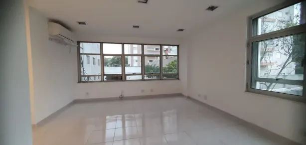 Sala Comercial à venda, 48m² no Santo Amaro, São Paulo