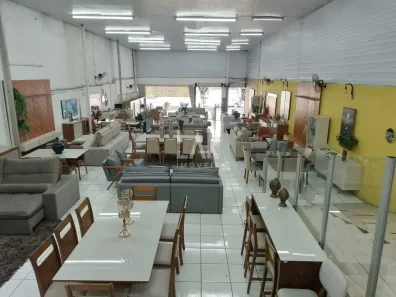 Galpão/Depósito/Armazém para alugar, 800m² no Sagrada Família, Belo Horizonte