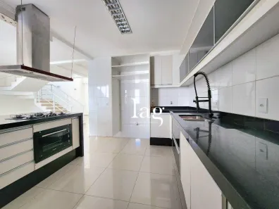 Casa de Condomínio com 3 Quartos para alugar, 230m² no Iporanga, Sorocaba