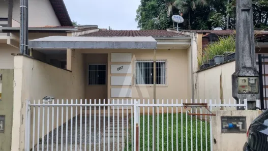 Casa com 2 Quartos para alugar, 51m² no Floresta, Joinville