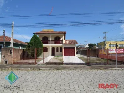 Casa com 3 Quartos à venda, 254m² no Caminho Novo, Palhoça