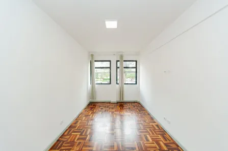 Apartamento com 2 Quartos para alugar, 92m² no Centro Cívico, Curitiba