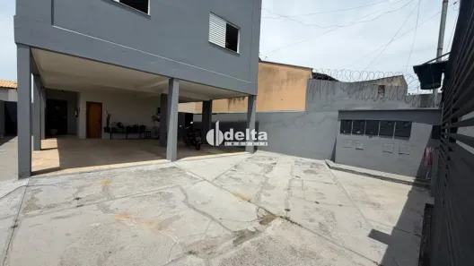 Apartamento com 2 Quartos para alugar, 78m² no Jardim Holanda, Uberlândia