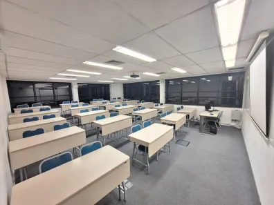 Sala Comercial para alugar, 256m² no Liberdade, São Paulo