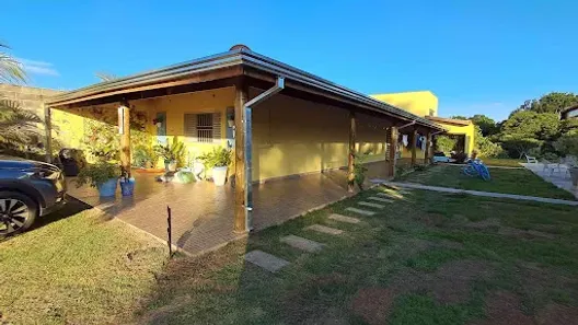 Fazenda/Sítio com 4 Quartos à venda, 350m² no Centro, Araras
