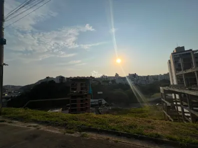 Lote/Terreno à venda, 606m² no Estrela Sul, Juiz de Fora