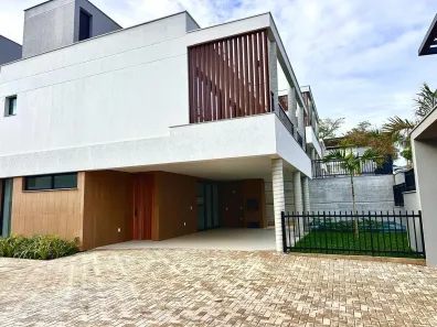 Casa de Condomínio com 3 Quartos à venda, 243m² no Cacupé, Florianópolis