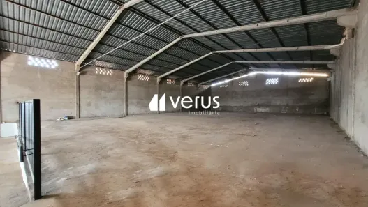 Galpão/Depósito/Armazém para alugar, 800m² no Nossa Senhora das Graças, Uberlândia