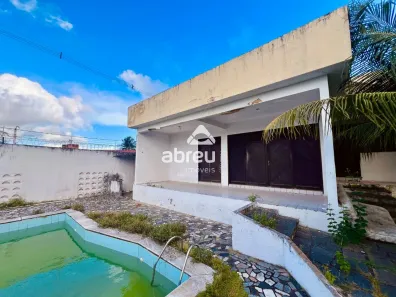 Casa com 4 Quartos à venda, 366m² no Candelária, Natal