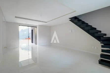 Sobrado com 3 Quartos à venda, 135m² no Saguaçu, Joinville