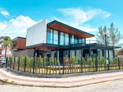 Casa com 4 Quartos à venda, 216m² no , Garopaba