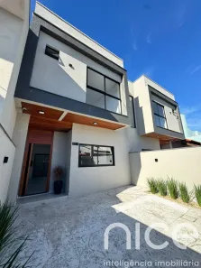 Sobrado com 3 Quartos à venda, 97m² no São João, Itajaí