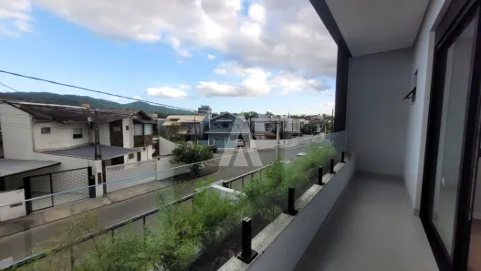 Sobrado com 3 Quartos à venda, 139m² no Jardim Sofia, Joinville