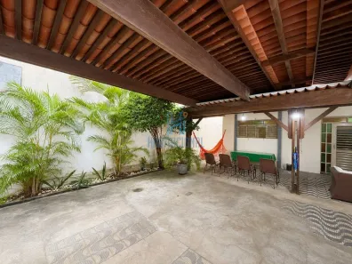 Casa com 5 Quartos à venda, 233m² no Lagoa Nova, Natal