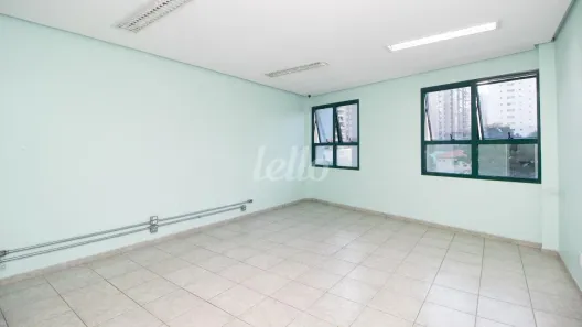 Sala Comercial para alugar, 25m² no Vila Bastos, Santo André