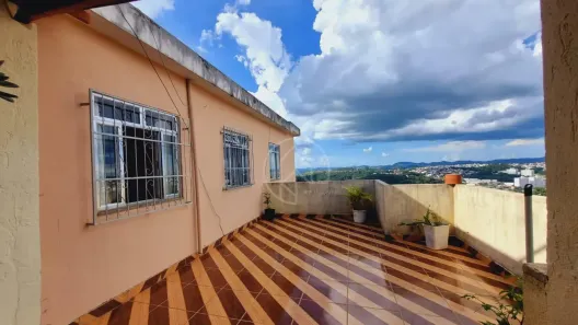Casa com 6 Quartos à venda, 240m² no Santos Dumont, Juiz de Fora