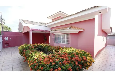 Casa com 4 Quartos à venda, 250m² no Parque Cedral, Presidente Prudente