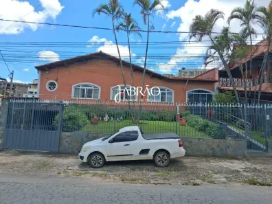 Casa com 4 Quartos à venda, 300m² no Passarinhos, Barbacena