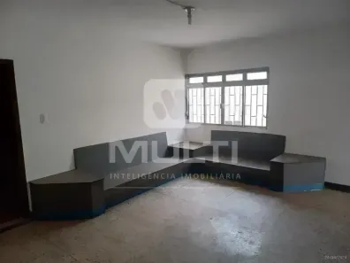 Casa com 3 Quartos à venda, 239m² no Bom Jesus, Uberlândia