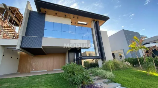 Casa de Condomínio com 5 Quartos para alugar, 253m² no Nova Uberlândia, Uberlândia
