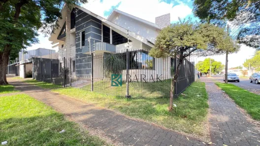 Sobrado com 4 Quartos à venda, 330m² no Zona 03, Maringá