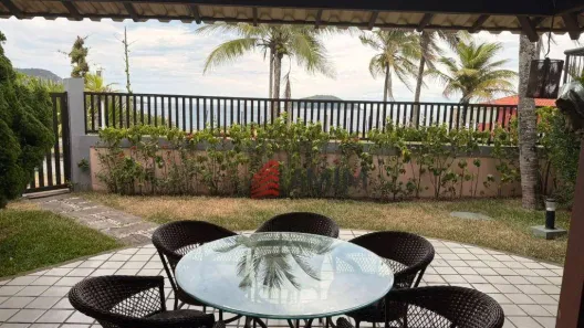 Casa de Condomínio com 4 Quartos à venda, 200m² no Camboinhas, Niterói