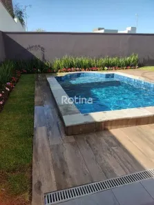 Casa de Condomínio com 4 Quartos para alugar, 231m² no Granja Marileusa, Uberlândia