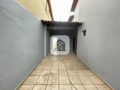 Sobrado com 3 Quartos para alugar, 120m² no Jardim das Palmeiras, Uberlândia