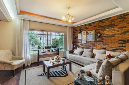 Casa com 3 Quartos à venda, 302m² no Espírito Santo, Porto Alegre