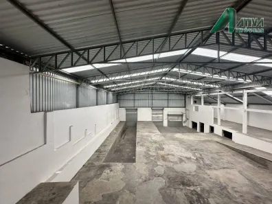 Galpão/Depósito/Armazém para venda ou aluguel, 2522m² no Cachoeirinha, Belo Horizonte