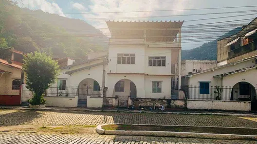 Casa com 5 Quartos à venda, 360m² no Pau Grande (Vila Inhomirim), Magé