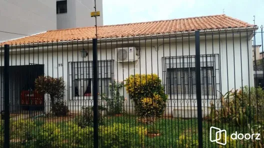 Casa com 2 Quartos à venda, 180m² no Jardim Botânico, Porto Alegre