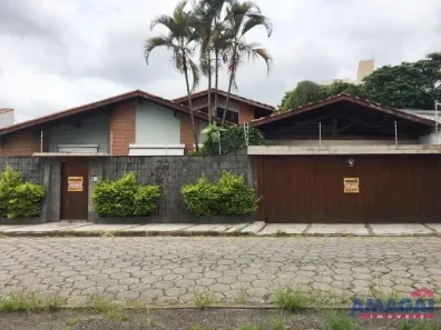 Casa com 3 Quartos à venda, 380m² no Jardim Siesta, Jacareí