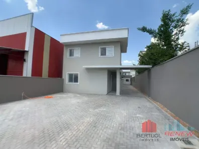 Sobrado com 2 Quartos para alugar, 100m² no Pinheirinho, Vinhedo