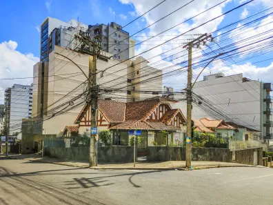 Casa com 3 Quartos para alugar, 128m² no Centro, Juiz de Fora