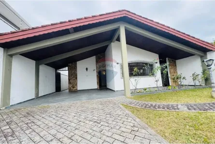 Casa com 5 Quartos à venda, 208m² no Balneário Stella Maris, Peruíbe