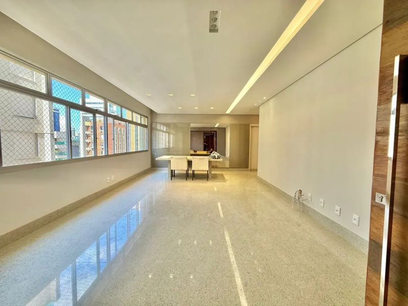 Apartamento com 4 quartos — Lourdes, Belo Horizonte