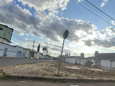 Lote/Terreno à venda, 280m² no Vila Jayara, Anápolis