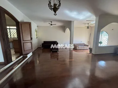 Casa com 4 Quartos para alugar, 276m² no Jardim Panorama, Bauru