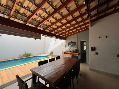 Casa com 3 Quartos à venda, 219m² no Jardim Karaíba, Uberlândia
