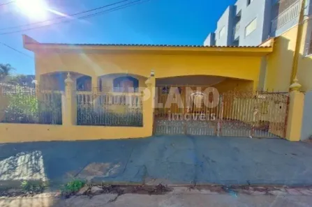 Casa com 3 Quartos para alugar, 210m² no Cidade Jardim, São Carlos
