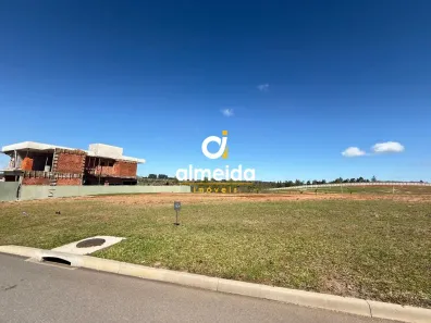 Lote/Terreno à venda, 592m² no Tomazetti, Santa Maria