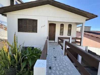 Casa com 4 Quartos à venda, 180m² no Centro, Criciúma